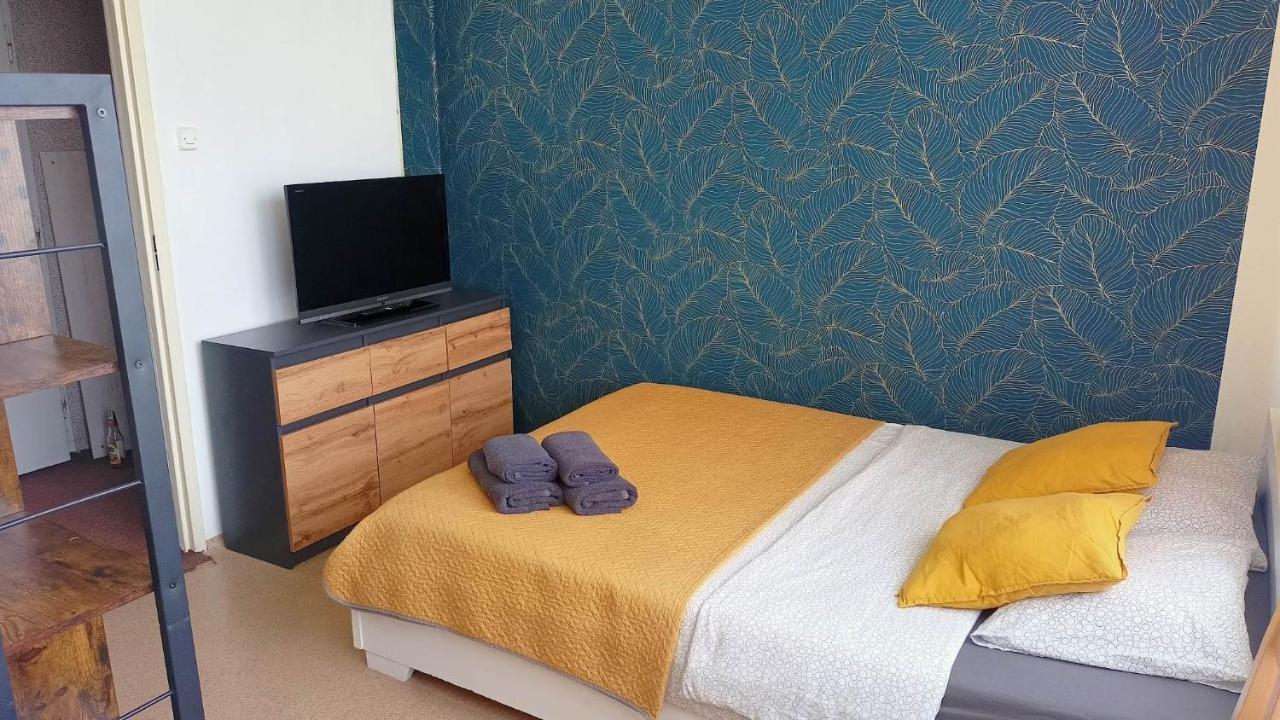 Kawalerka Czestochowa 17 Apartment Luaran gambar