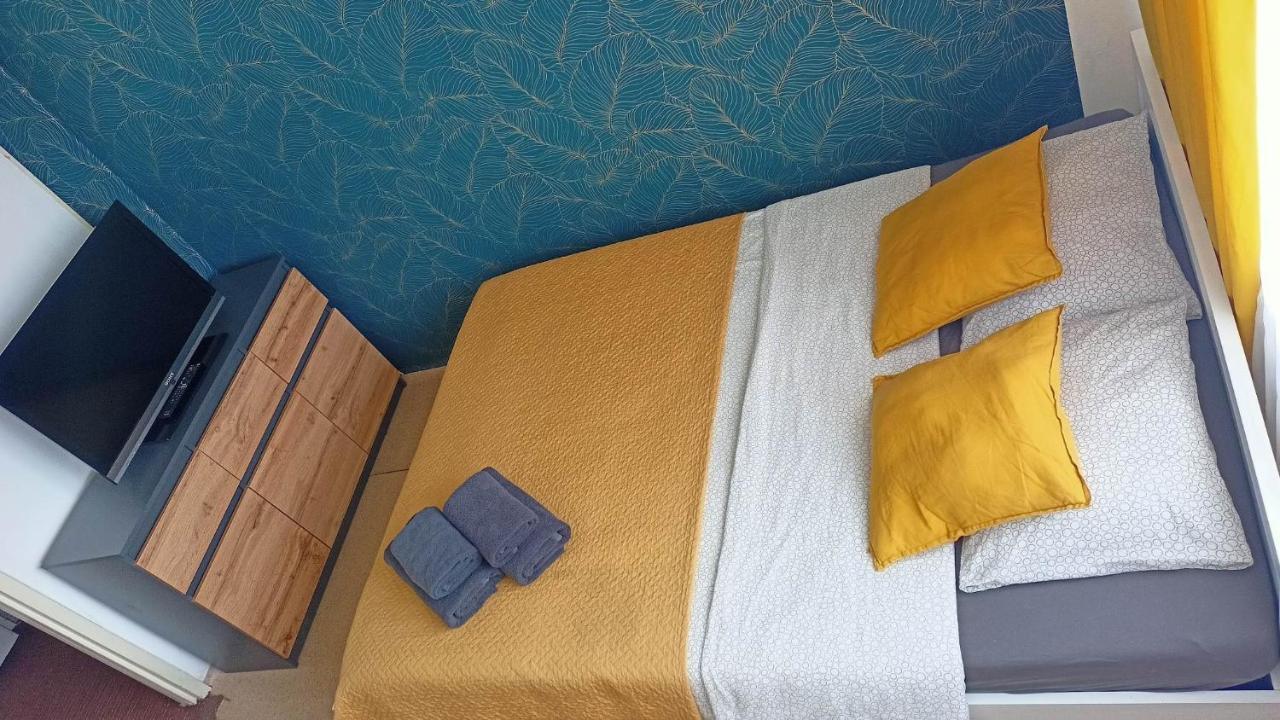 Kawalerka Czestochowa 17 Apartment Luaran gambar